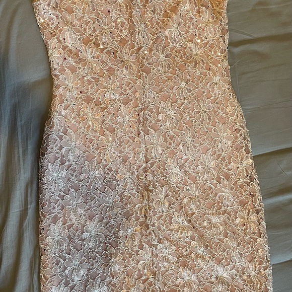 Lace dress - Picture 3 of 6